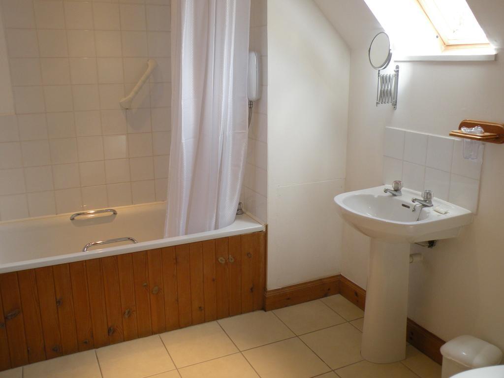 Mchugh And Loudon Cottages Saint Catherines Esterno foto